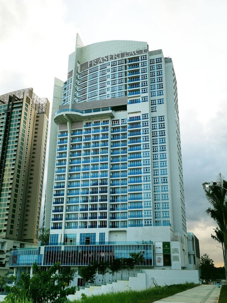 Fraser Place Puteri Harbour Nusajaya  Kültér fotó The hotel in 2015
