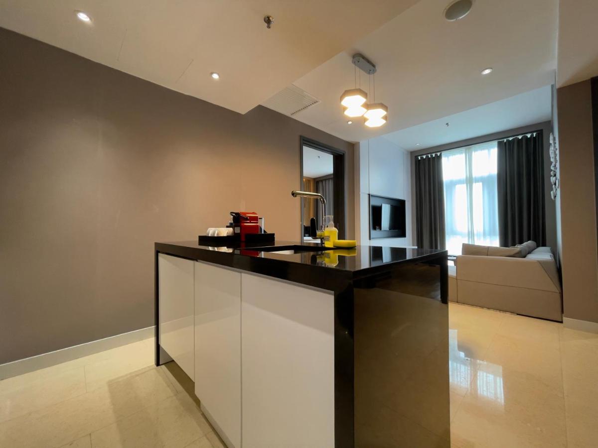 Fraser Place Puteri Harbour Nusajaya  Kültér fotó A kitchen island in a condominium