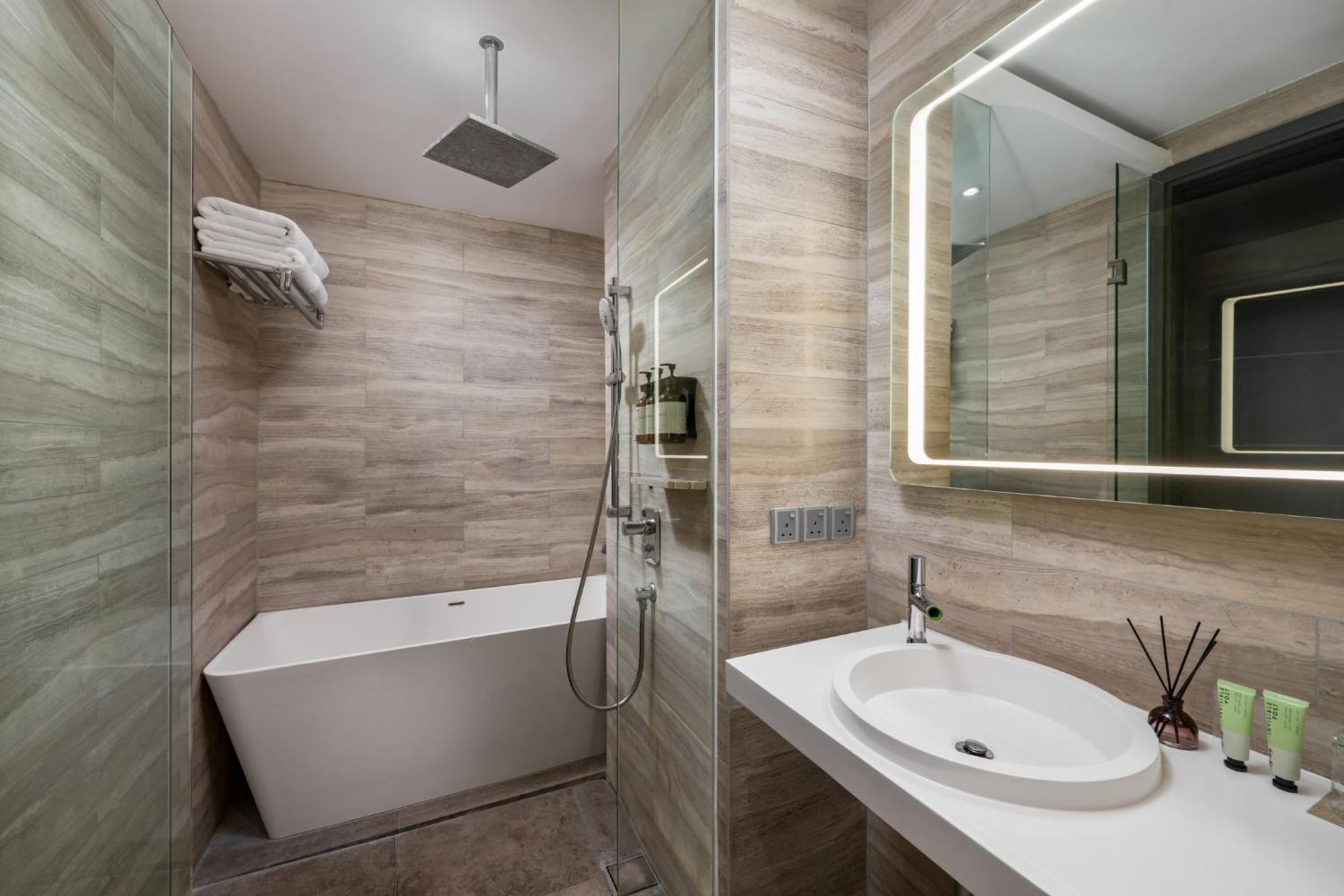 Fraser Place Puteri Harbour Nusajaya  Kültér fotó Bathroom