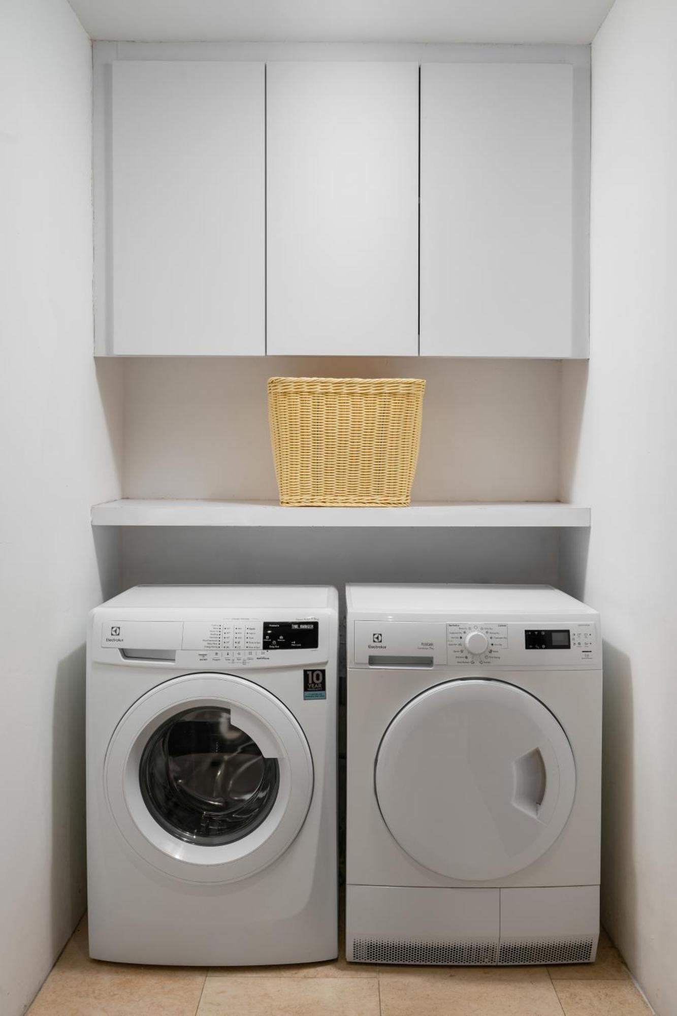 Fraser Place Puteri Harbour Nusajaya  Kültér fotó Laundry basket