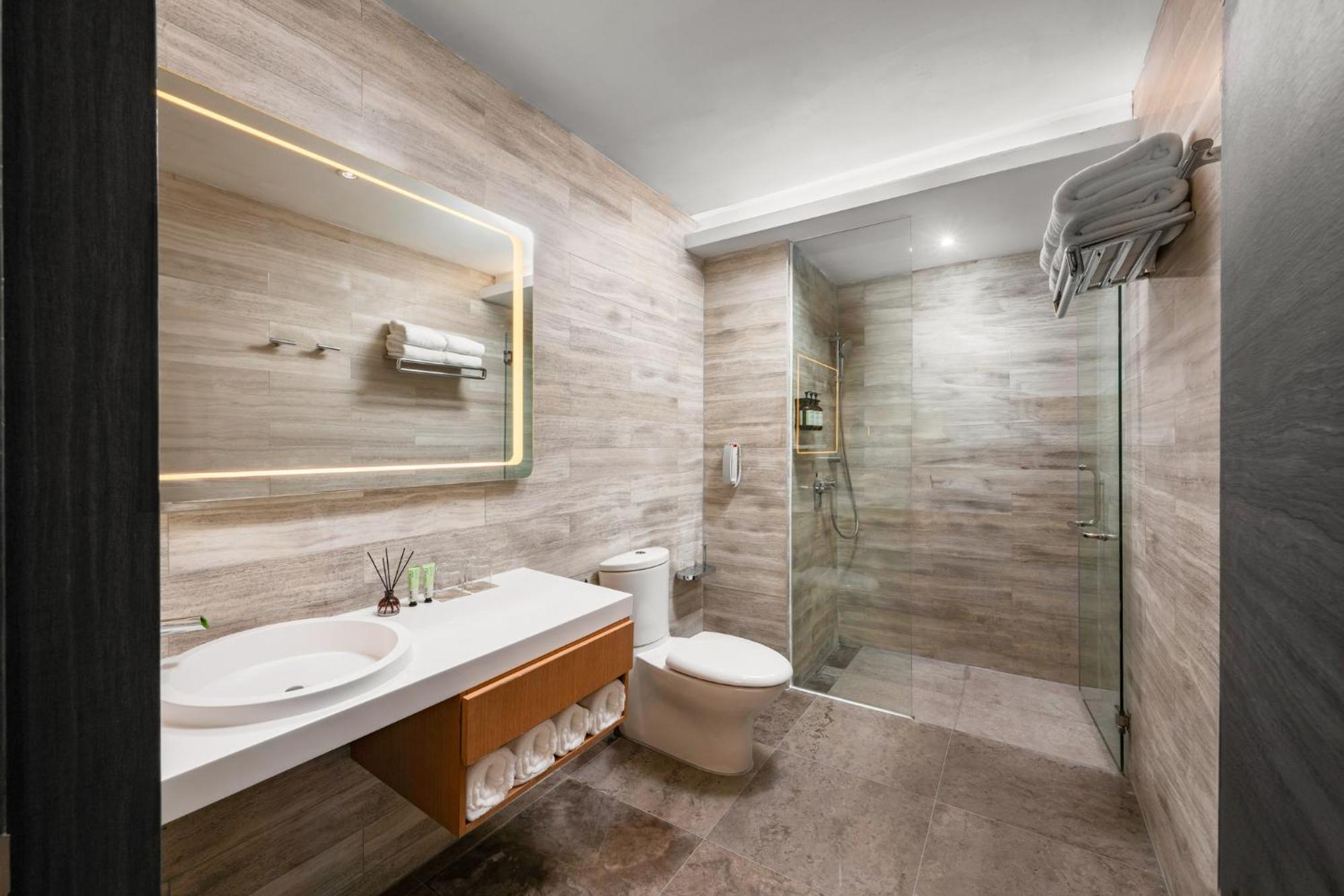 Fraser Place Puteri Harbour Nusajaya  Kültér fotó Bathroom