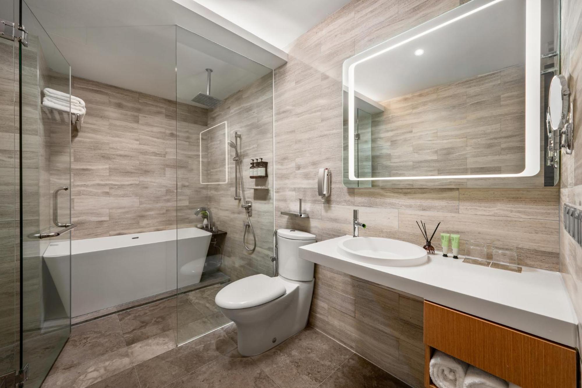 Fraser Place Puteri Harbour Nusajaya  Kültér fotó Bathroom