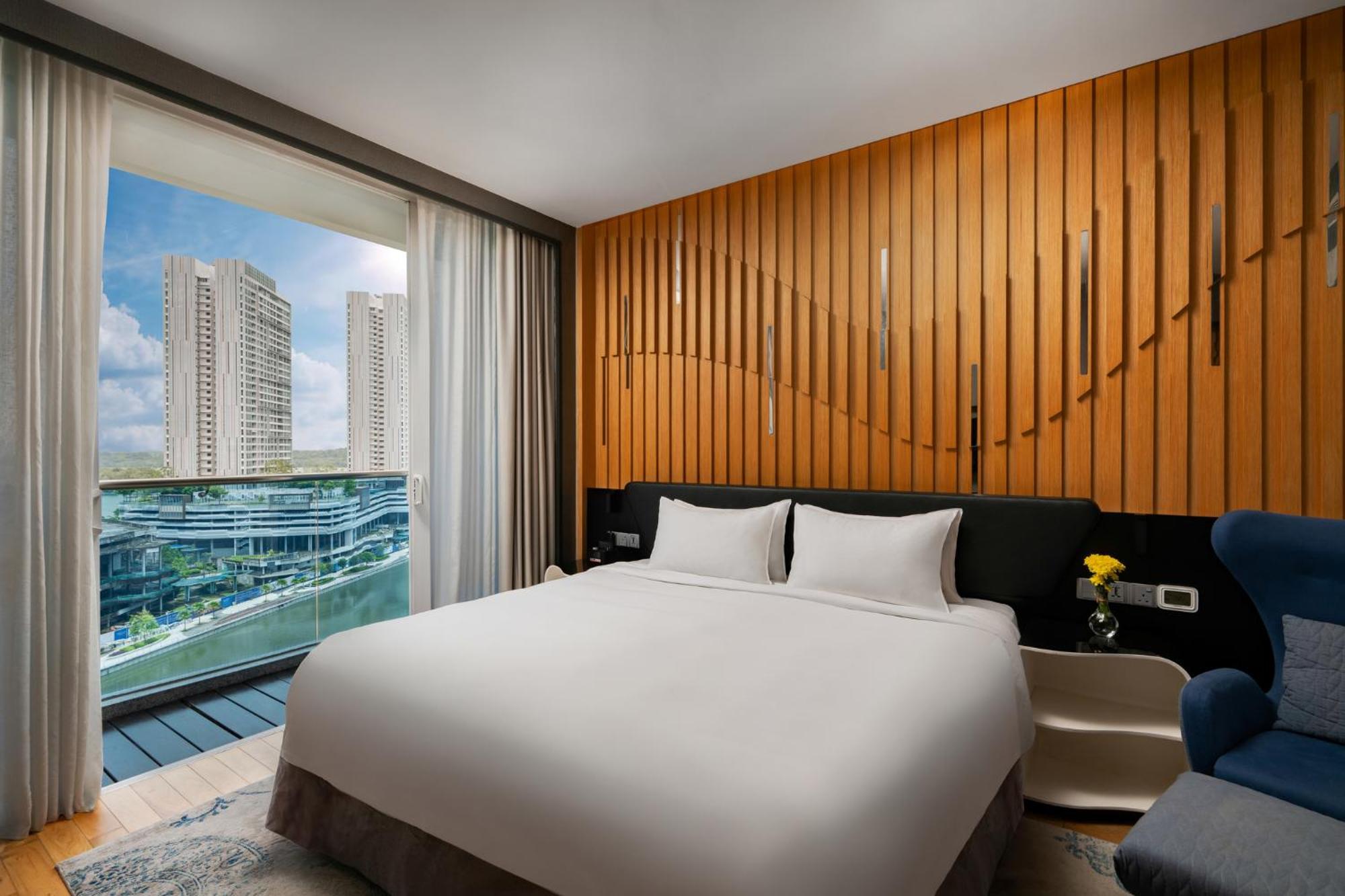 Fraser Place Puteri Harbour Nusajaya  Kültér fotó Deluxe Room
